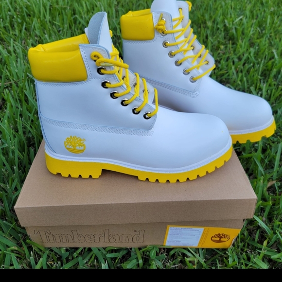 Brand new Timberland yellow custom fashion - Picture 3 of 5